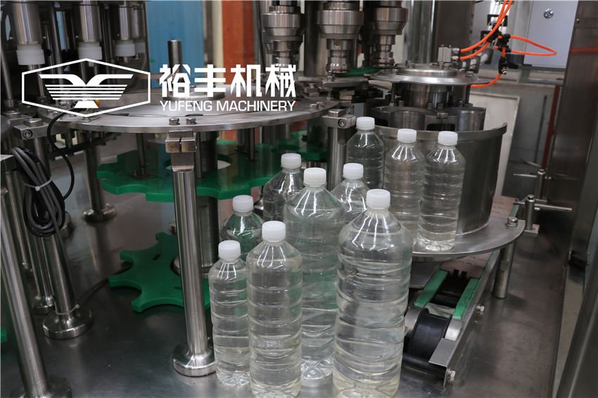 250-2000ml Bottle Water Filling Machine 